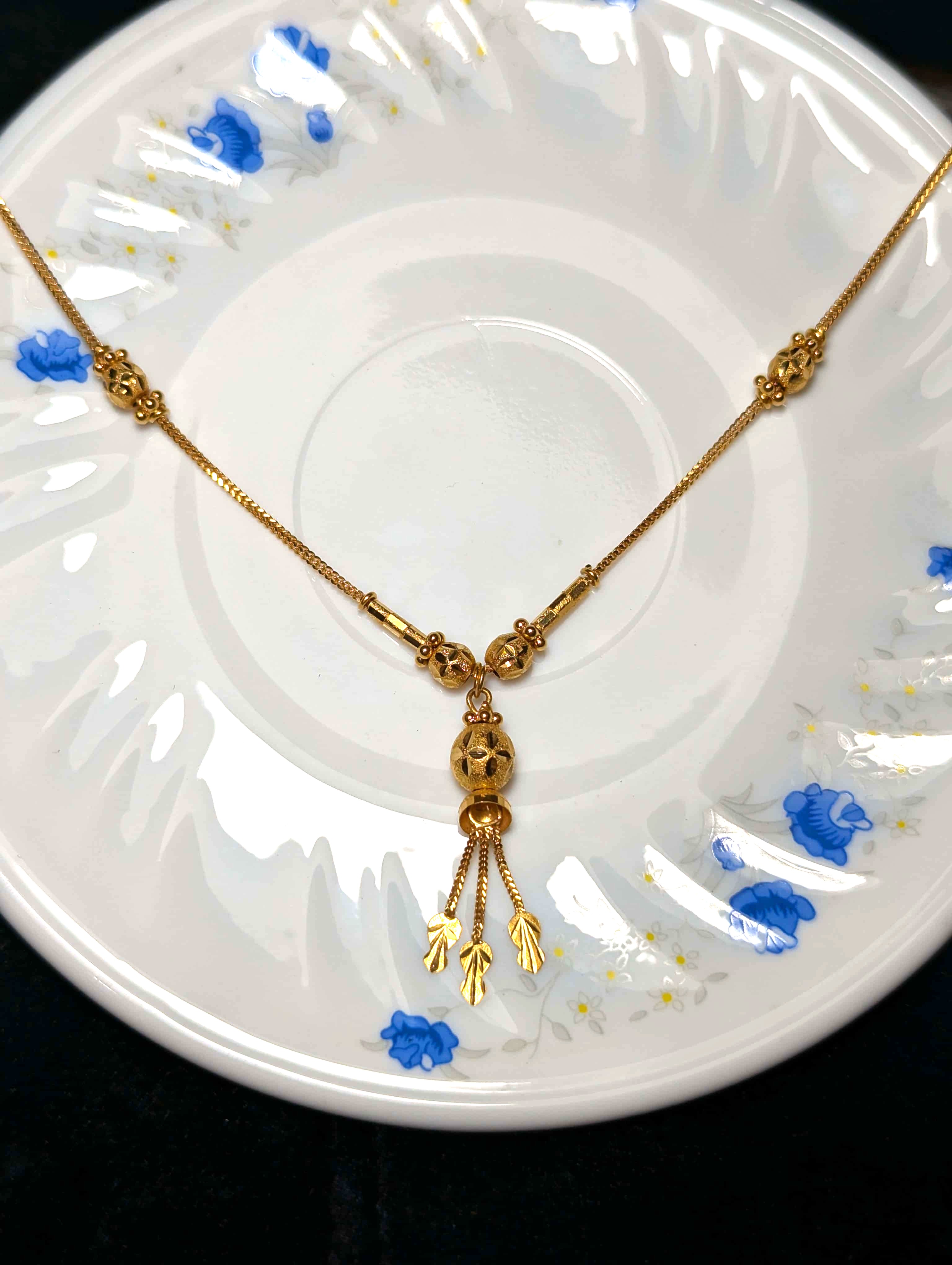 The Golden Leaf Tassel Lariat Necklace